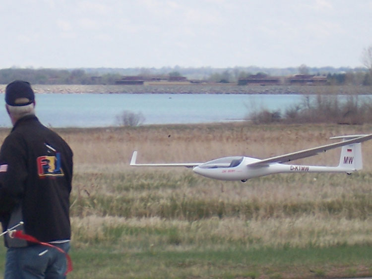 DG-808S Slope Glider
